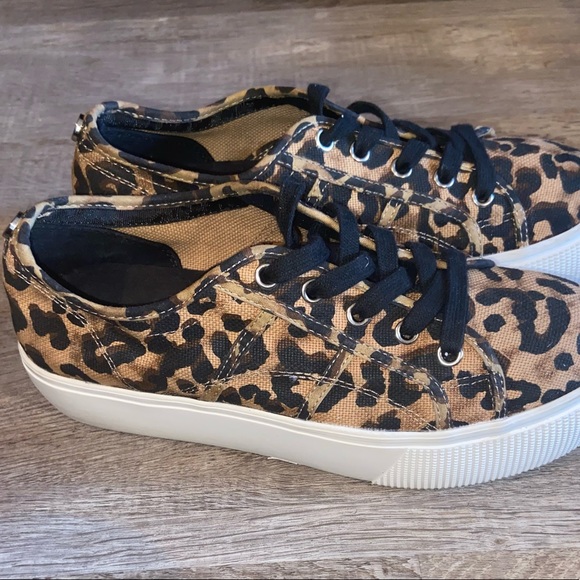 Steve Madden Women’s Leopard Print Fabric Fashion Sneakers size 8 (K) - Picture 6 of 10